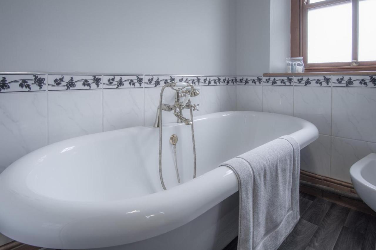 Pendeilo Villa - 5 Bedroom Holiday Home - Амрот Екстериор снимка
