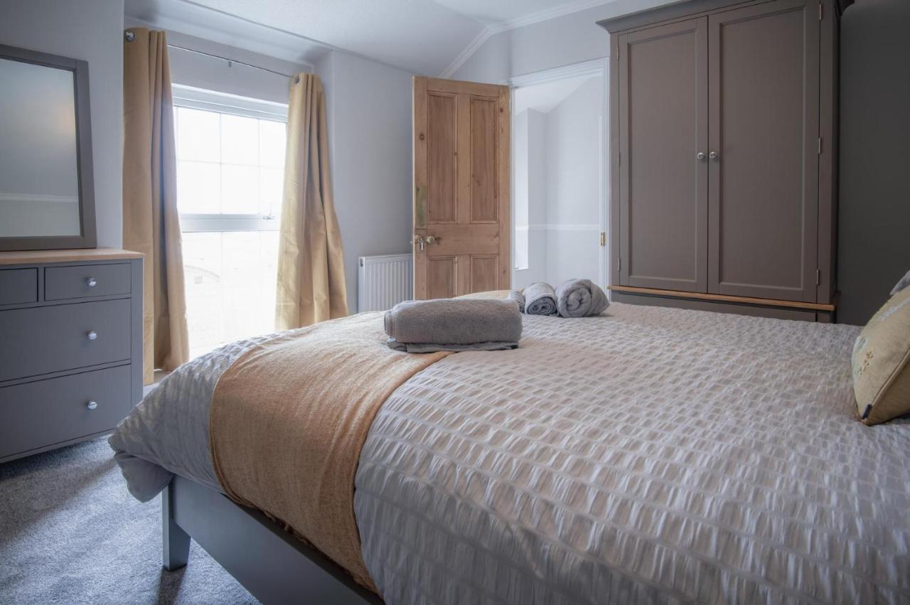 Pendeilo Villa - 5 Bedroom Holiday Home - Амрот Екстериор снимка